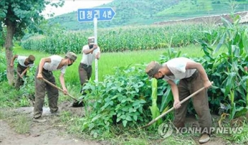 북한, 수해지역 고속 재건에 인력·장비 집중…“복구전투 진입“