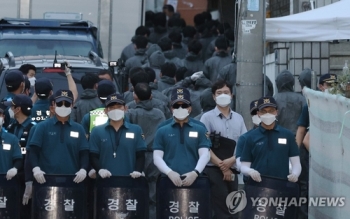 [속보] 사랑제일교회 압수수색영장 발부…경찰, 집행 대기중