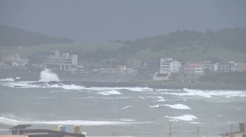 태풍 '바비' 영향권…제주 해상 경보 격상, 바람 거세져