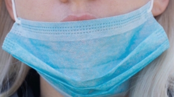 “코를 통해 모든 바이러스 전파“…'입만 가린 마스크' 경고