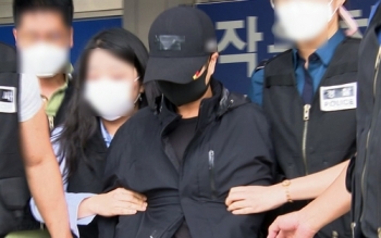 편의점 돌진 이유 '묵묵부답'…30대 운전자 구속여부 오늘 결정