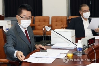 박지원 “국정원, 법률로 국내정치 관여 절대 못 하게 할 것“