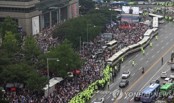 경찰 “드라이브 스루 차량시위도 집회신고 대상“