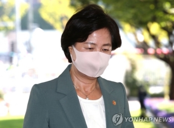 추미애 아들부터 공무원 형까지 증인 기싸움…펭수 불출석