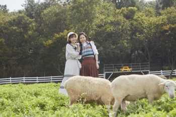 '갬성캠핑' 손나은, “송승헌 선배님 솔직한 모습에 깜짝 놀라“