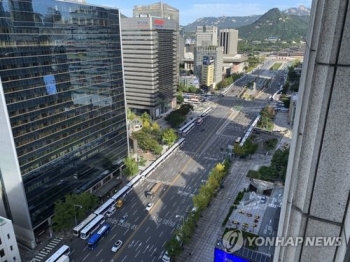 한글날 차벽에…여 “국민 일상 지키는게 애민“ 야 “신문고 찢나“