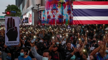 독일 대사관으로 간 태국 반정부 시위대…“국왕 조사하라“