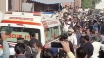파키스탄 이슬람학교 테러…8명 사망·136명 부상｜아침& 지금