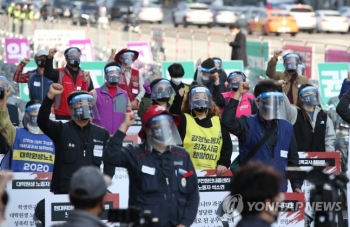 민주노총 집회…여 “국민일상 위협“ 야 “보수집회에만 차벽“