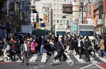 일본 코로나 3차 확산에 아우성…스가 '올림픽 개최' 재확인