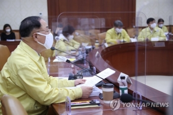 홍남기 “무착륙 국제관광비행 1년 한시허용…600달러 면세혜택“