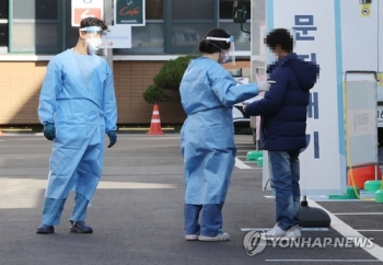 수능앞 구로구 고등학교서도 집단감염…'일상감염' 지속 확산