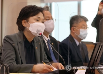 김현미 “택배노동자 문제, 법 제정과 수수료 '투트랙' 접근“