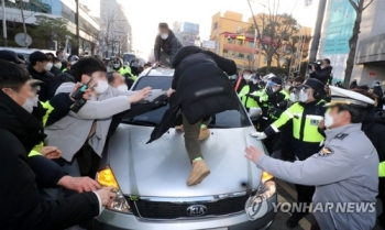 “조두순 만나러왔다“ 경찰관에 돌진…공무집행방해 총 8건