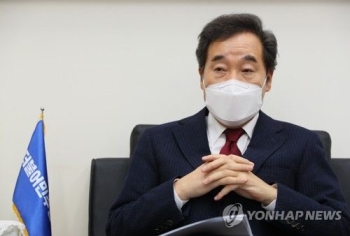 이낙연 “적절한 시기에 두 전직 대통령 사면 건의하겠다“