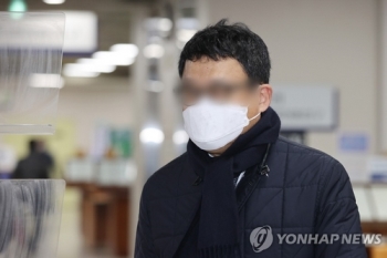 '고 김홍영 검사 폭행' 김대현측 “피해자와 신체접촉 있었다“