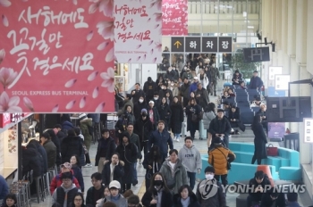 정부, 내일 오전 11시 거리두기 조정안 발표…연장에 무게