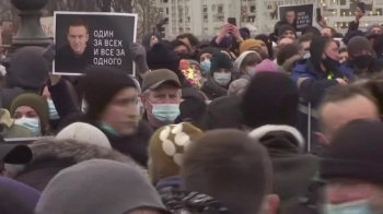 “나발니 석방하라“ 러시아 전역 시위…경찰, 3천여 명 체포