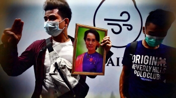 영화처럼 펼친 '세 손가락'…미얀마 군부, 페북 차단