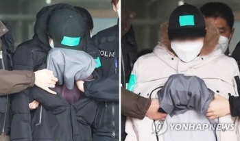 “지켜주지 못해 미안해…“ 이모 학대로 숨진 여아 장례 눈물바다