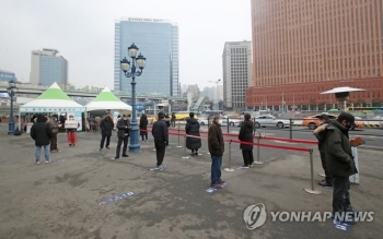 당국 “살얼음판 같은 상황…방심땐 또 한번 전국적 유행 우려“