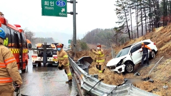 당진영덕고속도로서 차량 2대 빗길 추돌 사고…7명 부상