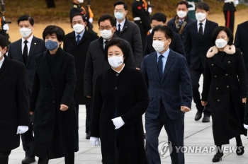 '매머드급' 박영선 캠프 띄운다 …민주, 내일 선대위 구성