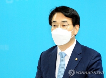 '대권도전' 박용진 “모병제·여성 군사훈련“ 파격 제안