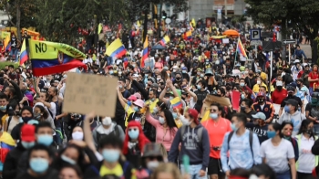 콜롬비아 혼란 지속 '세제 개편 반대' 시위…사상자 속출