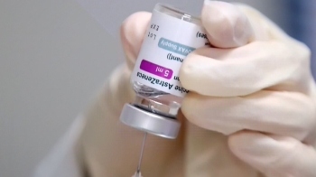 AZ 백신 2차 접종 시작…'당뇨·뇌출혈 전력' 환자는?