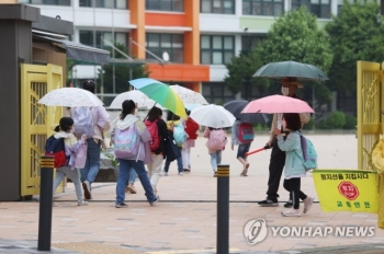 14일부터 학교 밀집도 1/3→2/3…수도권 중학생 등교 확대