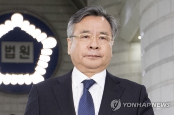 경찰, '포르쉐 의혹' 박영수 수사 착수…“절차대로 진행“
