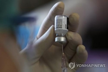 미 FDA, 코로나19 고위험군에 '부스터 샷' 승인