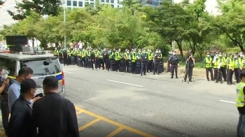 자영업자 22명 '생활고' 극단선택…경찰, 합동분향소 제지