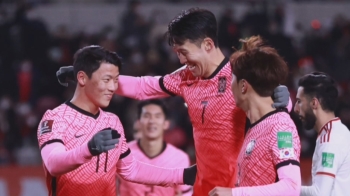 '골대만 세 번' 벤투호, 황희찬 PK골로 UAE에 1-0 승리