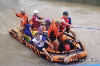 필리핀, 슈퍼 태풍 상륙에 '대규모 백신 접종' 차질