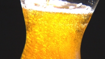 [똑똑! 경제] “4캔 만원은 옛말“…톡톡 튀는 '수제 맥주' 전쟁