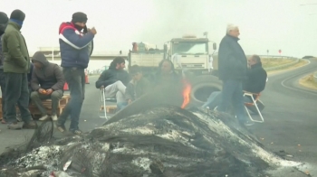 남미 곳곳 고유가 시위…고속도로 막고 타이어 불 질러