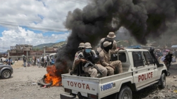 무법천지 아이티…라이벌 갱단 영역 다툼, 사상자 급증