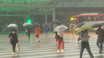 [날씨] 중부 시간당 30㎜ 폭우…오후엔 찜통더위