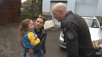 '경찰' 꿈 이룬 호주의 4살 불치병 소녀｜AI가 Pick한 세상