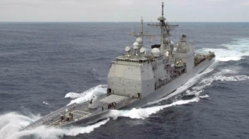 미 군함 대만해협 통과…중, 군용기·군함으로 '맞대응'