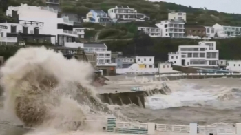 중국 해안 강타한 태풍 '무이파'…“160만 명 대피“