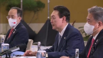 [영상] 윤 대통령-시진핑 첫 대면 정상회담…“한중 긴밀소통·협력해야“