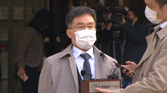 '석방 임박' 김만배, 기자들에 입장문…"따로 이야기 안 하겠다"