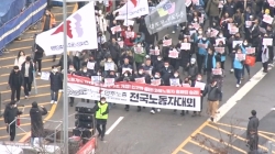 '복귀 거부' 고발 경고…화물연대, 대규모 집회 '맞불'