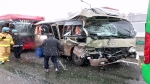 눈 내린 경부고속도로서 버스 3중 추돌…24명 부상