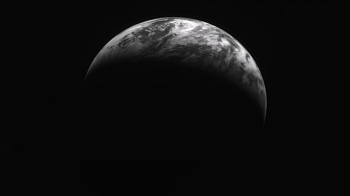 [세로보기] 새해 첫날 다누리 고해상카메라에 찍힌 건?…선명한 달 표면과 지구 
