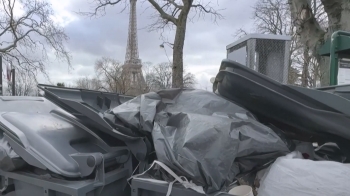 [D:이슈] 에펠탑 인근 쓰레기더미…'낭만의 도시' 파리에 무슨 일이