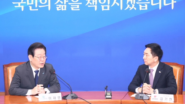 "국민 삶 챙기는 경쟁을" 민생으로 뭉친 김기현·이재명, 협치 가능할까